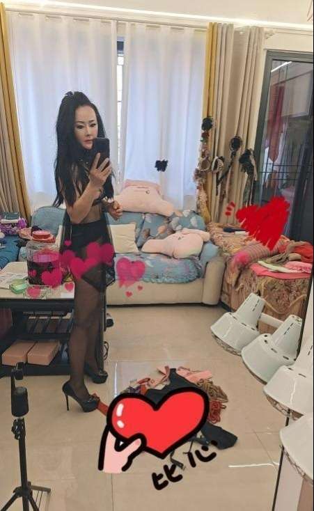 风骚制服少妇-91茶馆