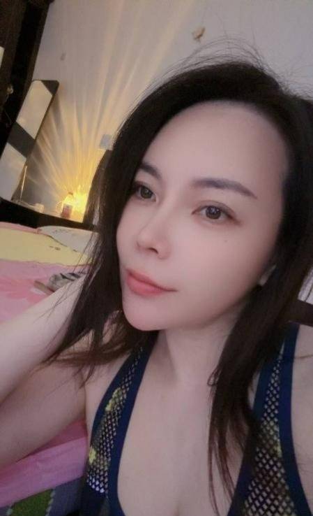 性感大奶少妇罗兰-91茶馆