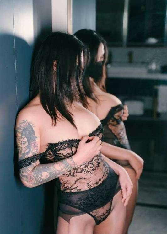 御姐爆乳纹身厌厌-91茶馆