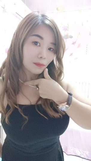 大胸风骚少妇-91茶馆